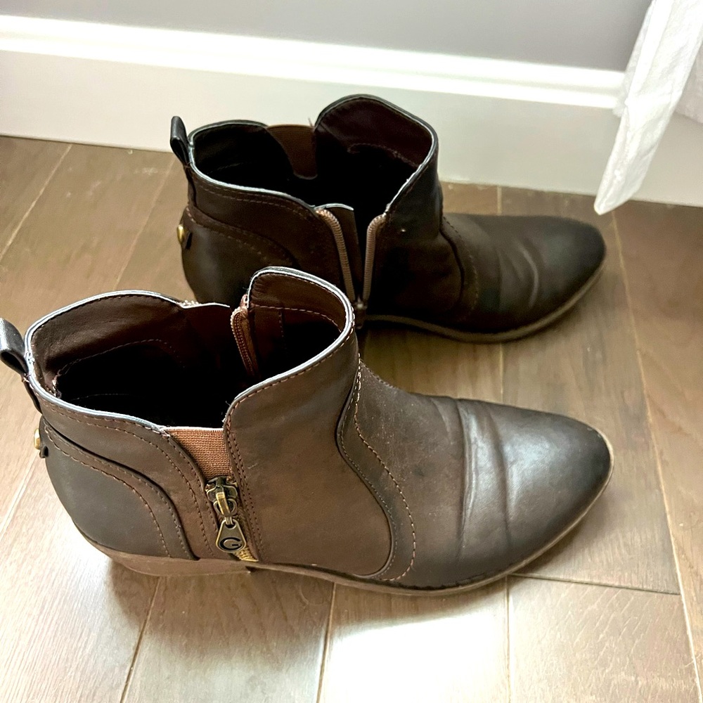 Short brown booties